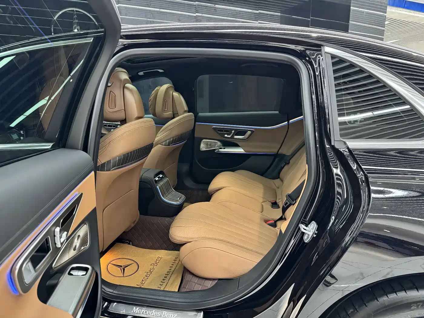 Mercedes-Benz E-Class 2024 Model E 300 L Luxury фото 12