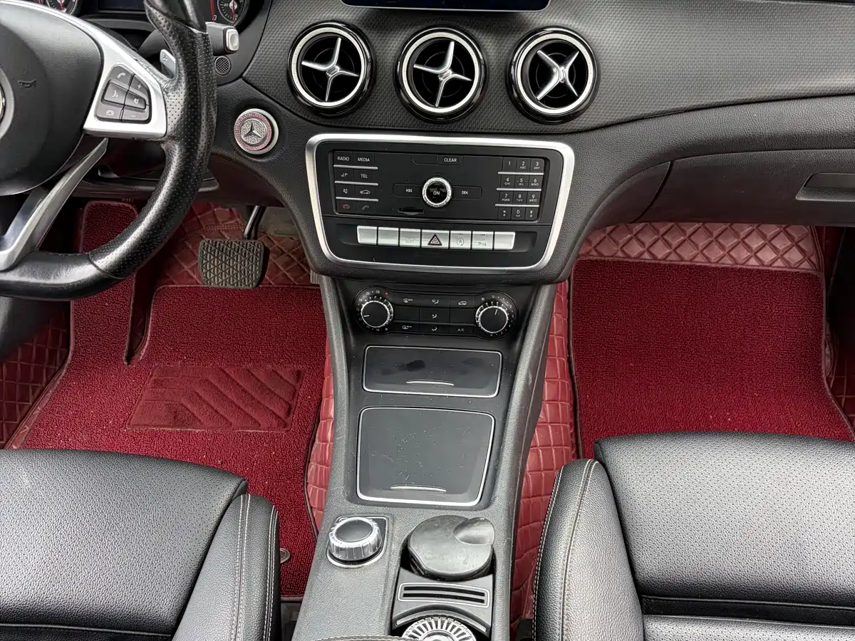 Mercedes-Benz GLA 2019 GLA 200 Dynamic фото 7