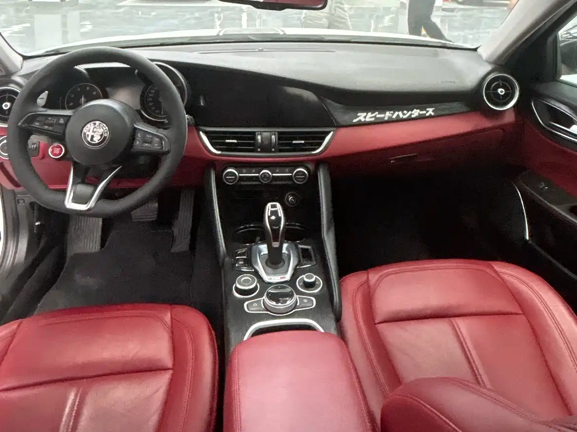 Alfa Romeo Giulia 2020 2020 2.0T 280HP Luxury Edition