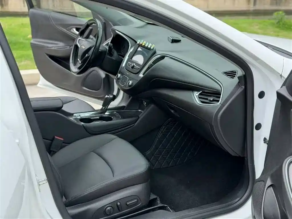 Chevrolet Malibu XL 2018 530T Auto RuiChi Edition фото 4