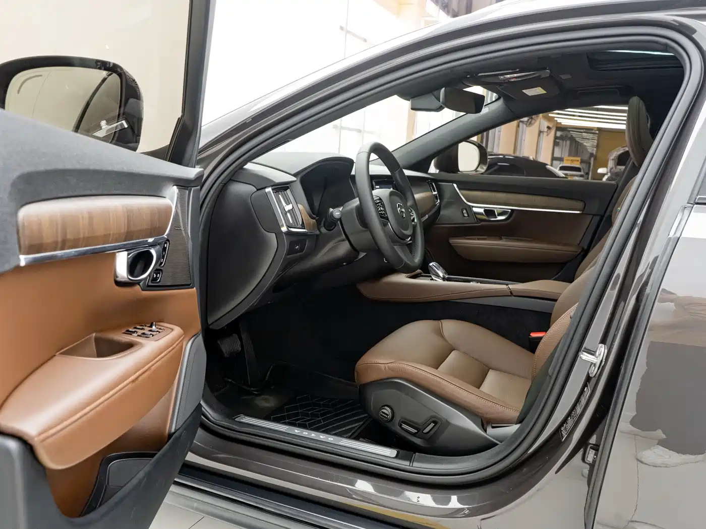 VOLVO V90