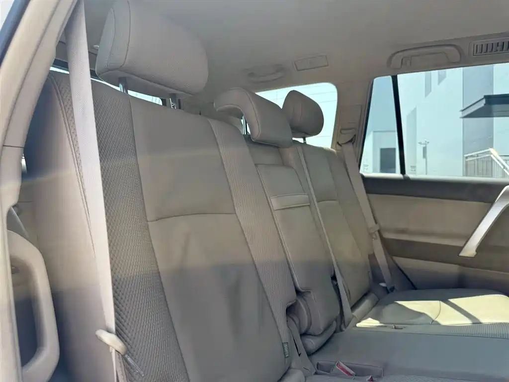 Toyota Prado 2010 4.0L Automatic TX-L фото 22