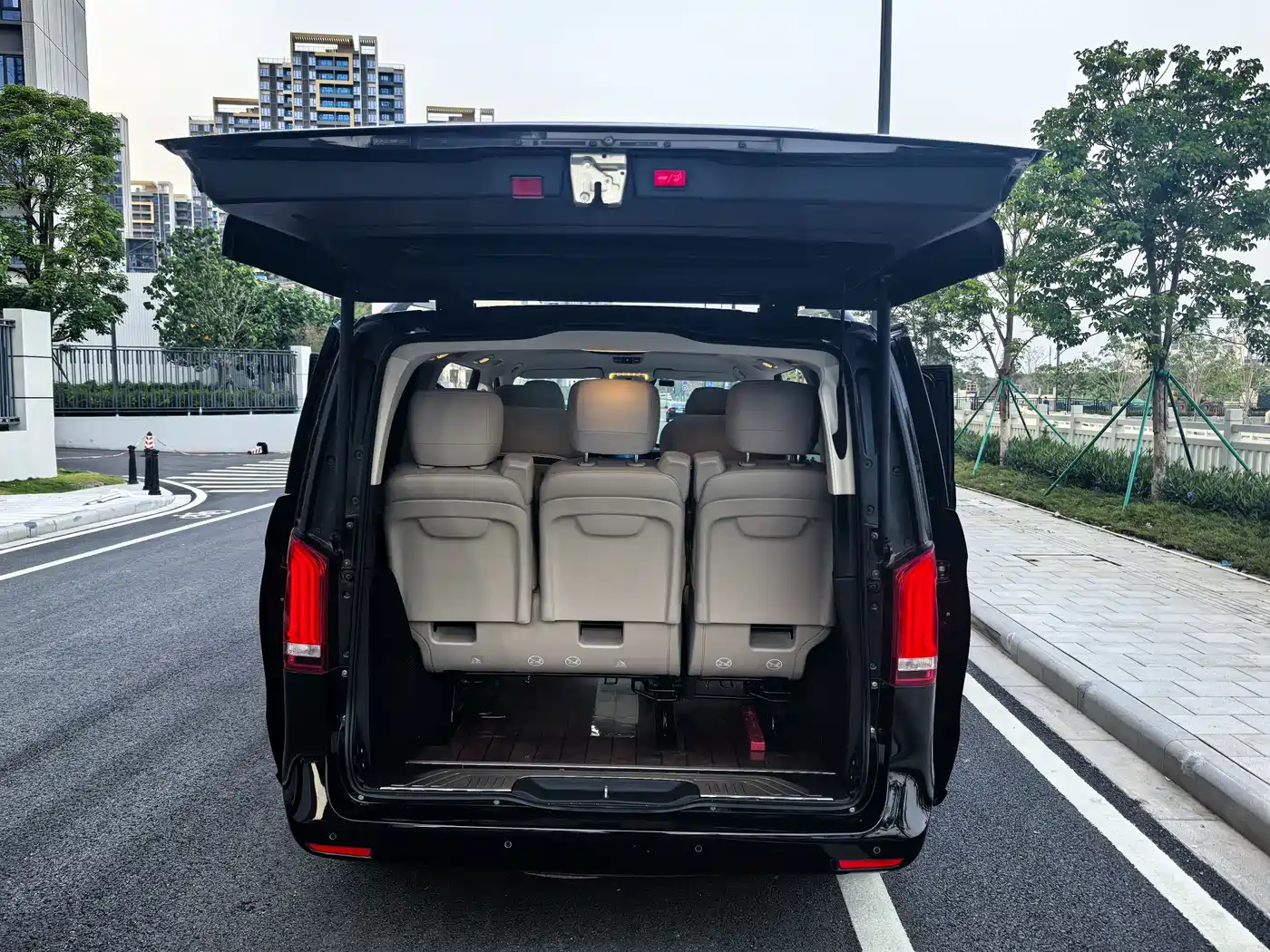 Mercedes-Benz V-Class 2021 V 260 Pilot Edition фото 7