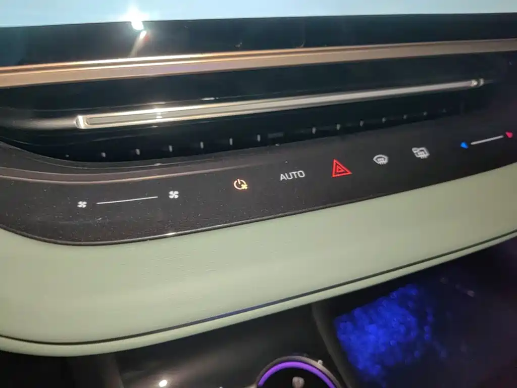 Hongqi EH7 2026 2025 690 Smart Selection Edition