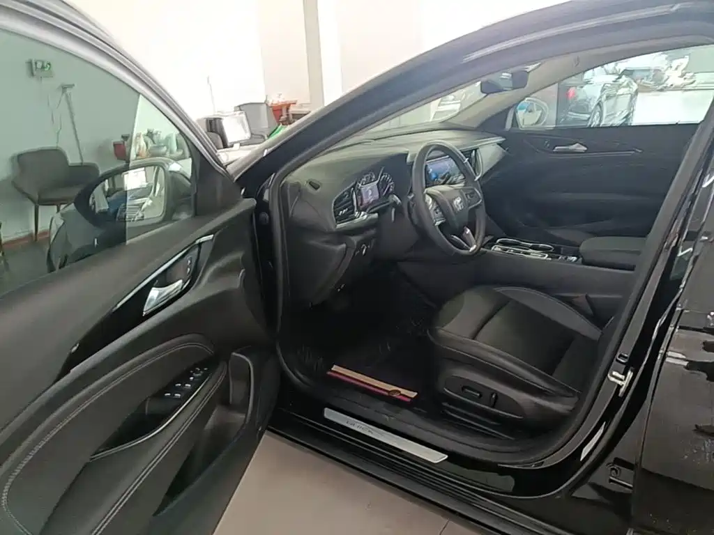 Buick Regal 2025 2024 25T Ultra Comfort Edition
