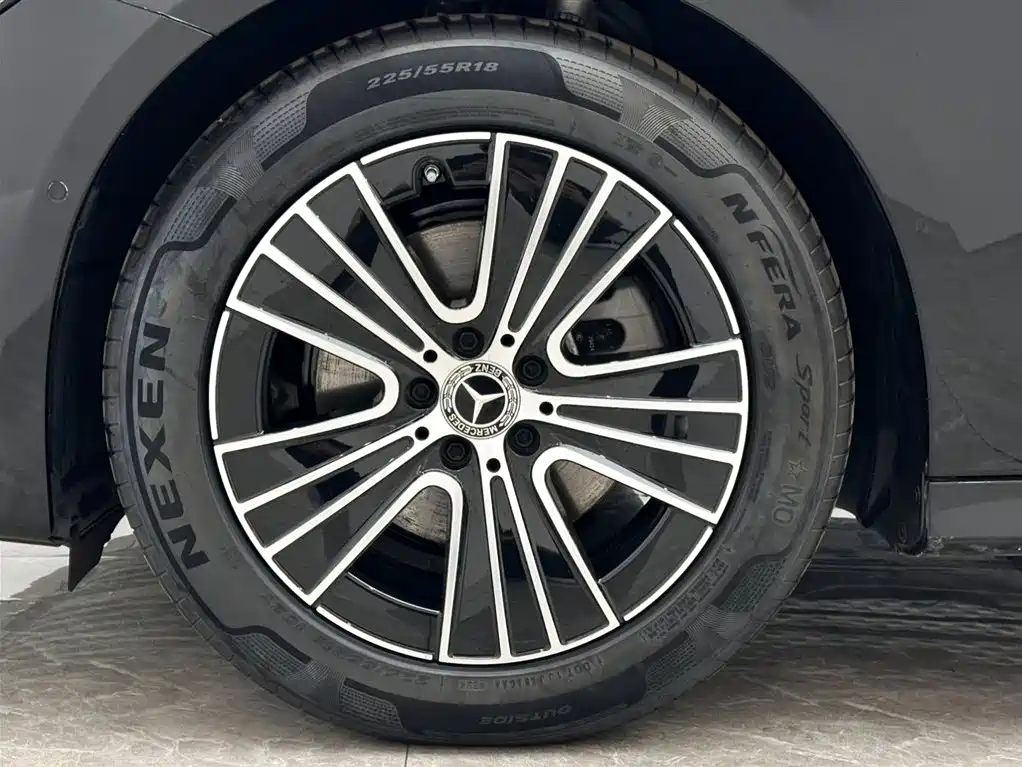 Mercedes-Benz E-Class 2025 E 260 L фото 20