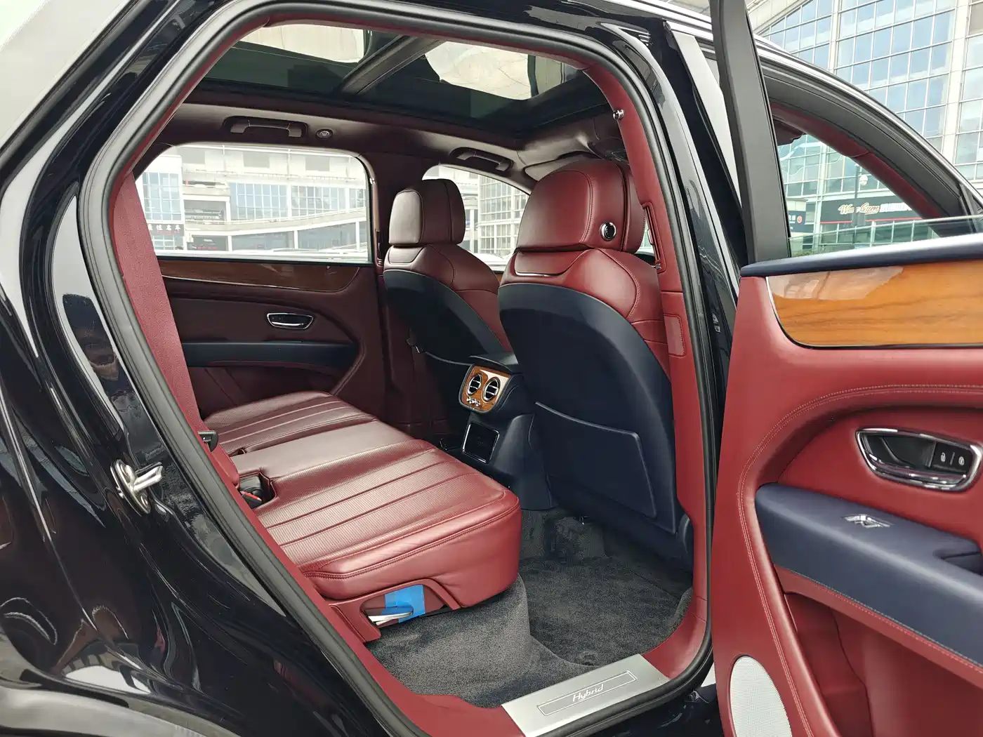 BENTLEY TIMYUE PLUG IN HYBRID