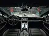 Photo 21 - Porsche Panamera New Energy