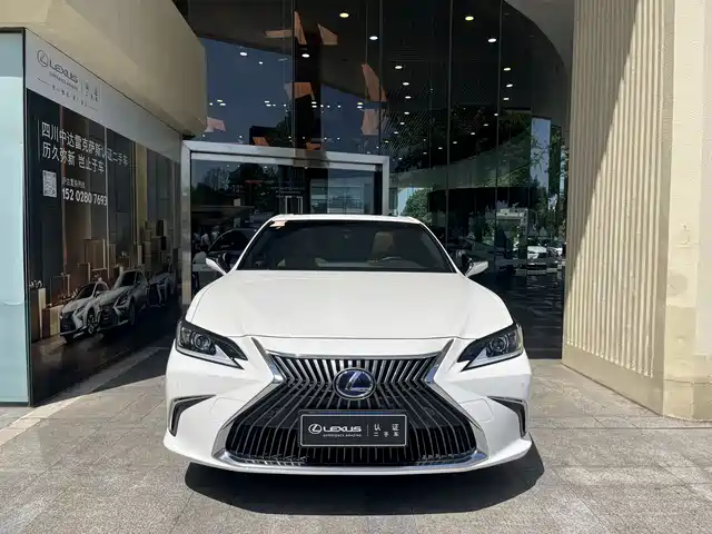 Lexus ES 2020 Model 300h Excellence Edition