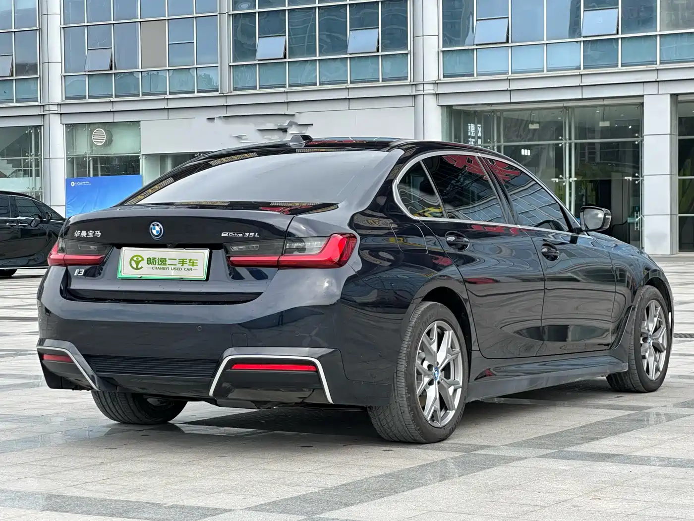 BMW i3 2024 eDrive 35 L фото 6