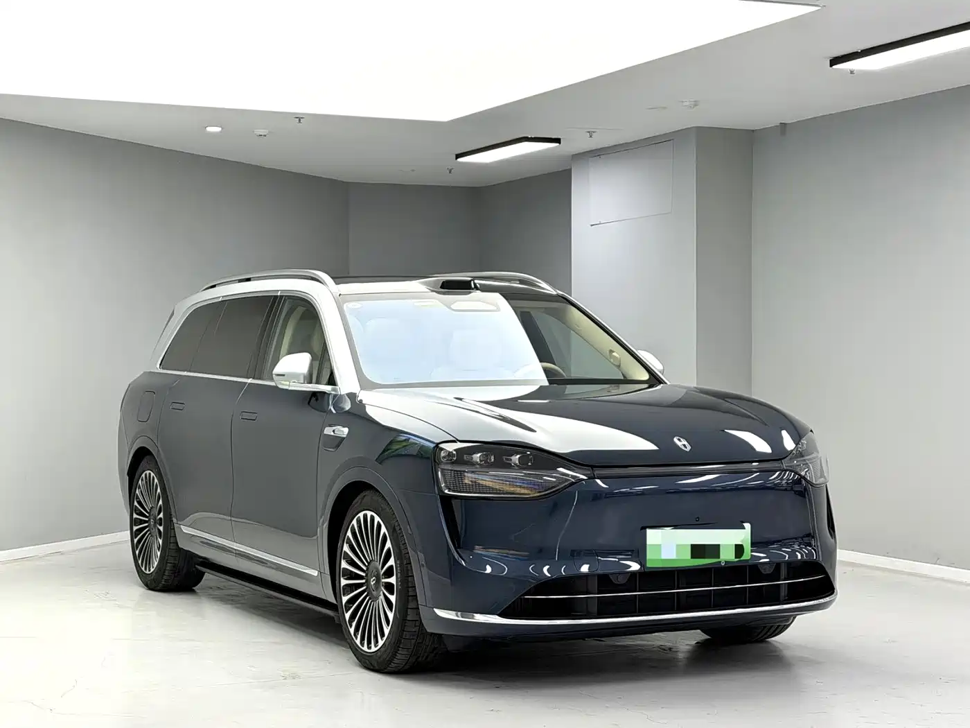 AITO Wenjie AITO M9 2025 Extended Range Ultra 52kWh 6-Seater фото 6