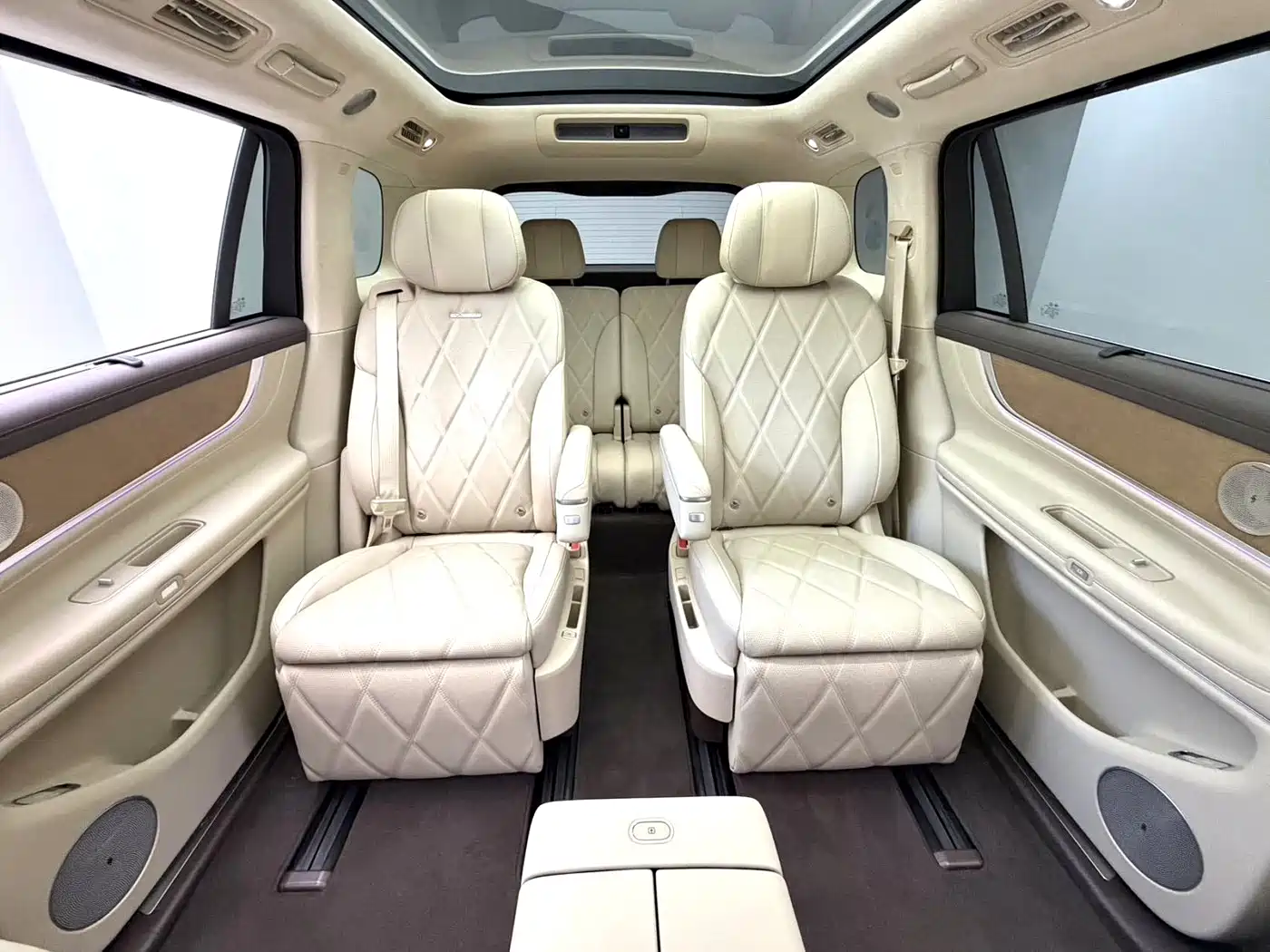 AITO Wenjie AITO M9 2025 Extended Range Ultra 52kWh 6-Seater фото 5
