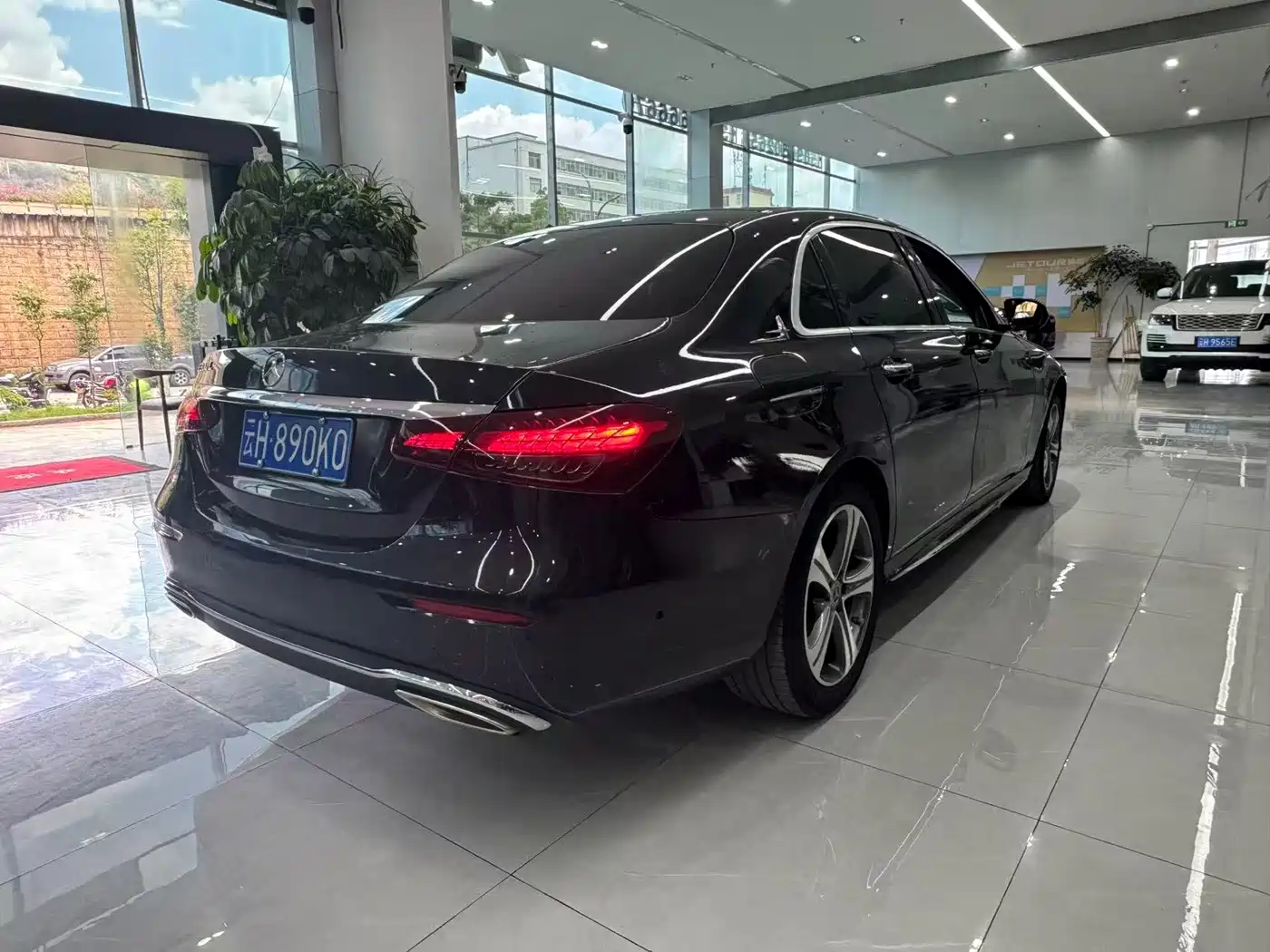 Mercedes-Benz E-Class 2020 Model E 260 L Sport фото 16