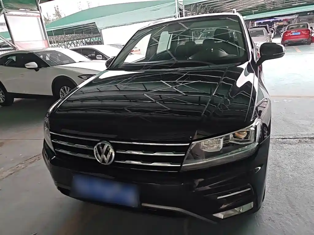 Volkswagen Tiguan L 2018 Facelift 330TSI Automatic 2WD Luxury Edition фото 3