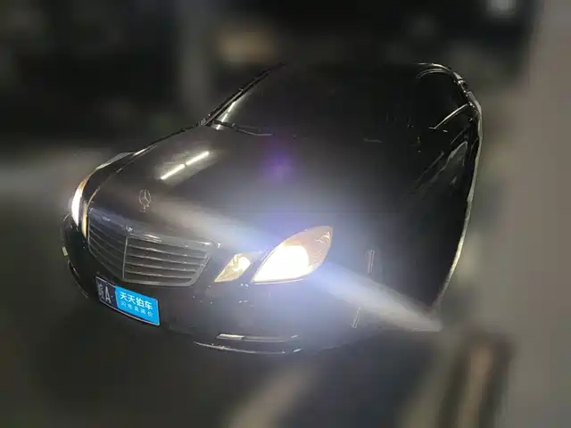 Mercedes-Benz E-Class 2011 E 200 L CGI Elegance — фото 1