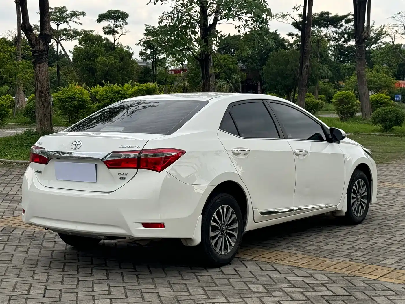 Toyota Corolla 2017 Facelift 1.2T S-CVT GL-i фото 13