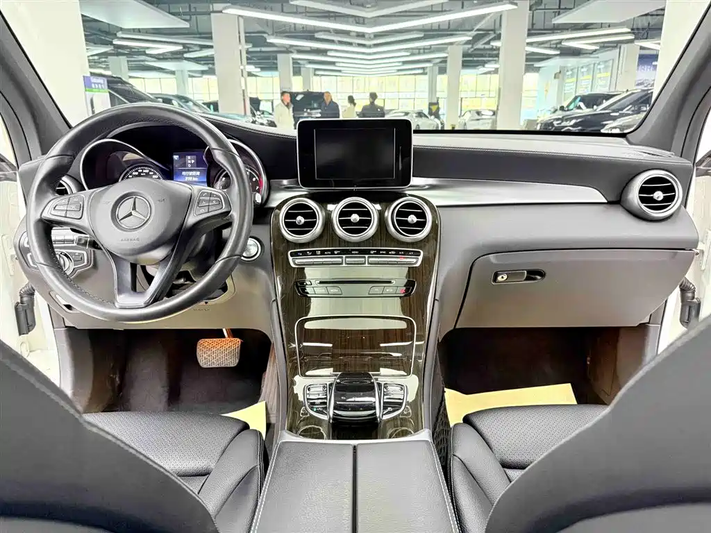 Mercedes-Benz GLC 2016 GLC 260 4MATIC Luxury фото 7