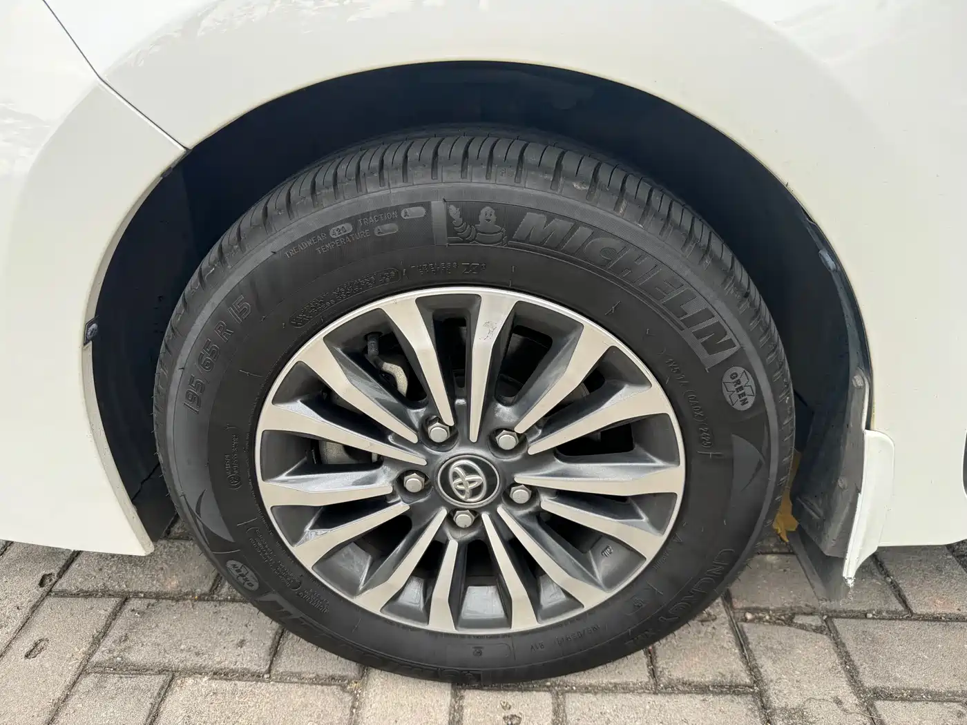 Toyota Corolla 2017 Facelift 1.2T S-CVT GL-i фото 17