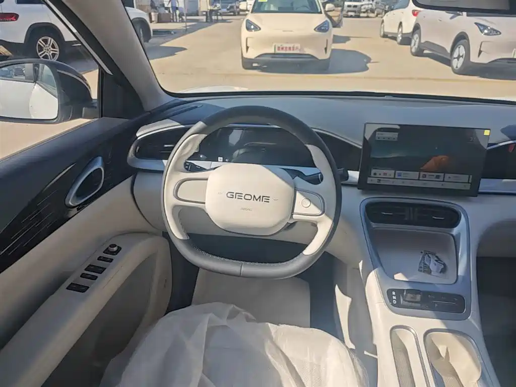 Geely Galaxy Starry Wish 2026 Edition 310km Youth Version фото 7