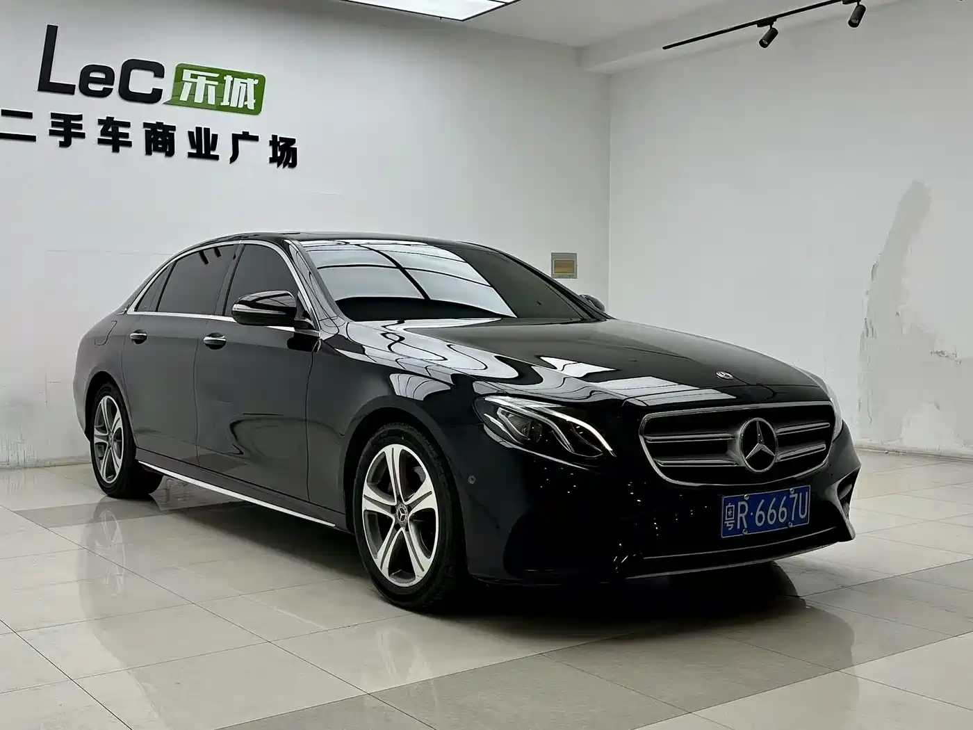 Mercedes-Benz E-Class 2019 E 200 L Sport фото 3