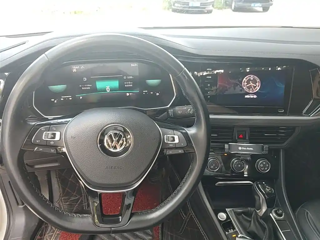 VOLKSWAGEN SAGITAR