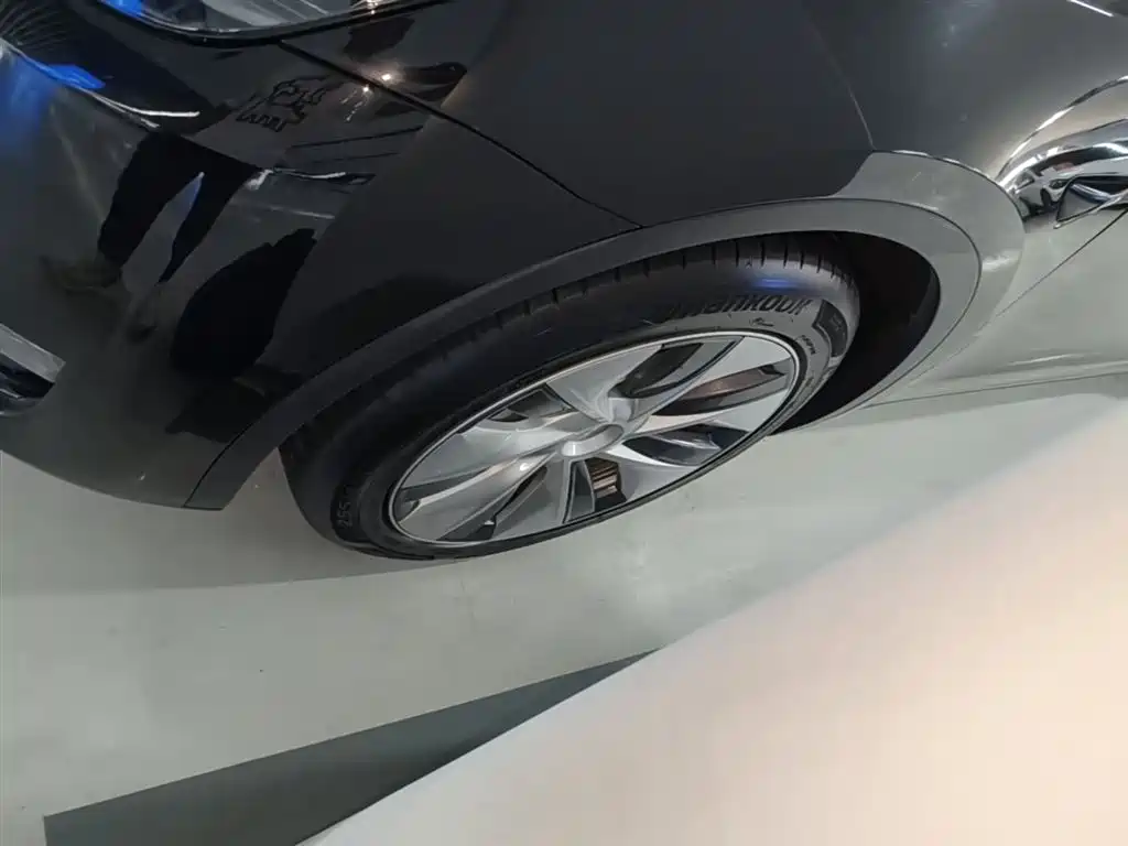 Фото 23 - Tesla Model Y