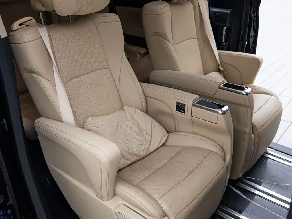 Toyota Alphard 2021 Hybrid 2.5L Luxury фото 21