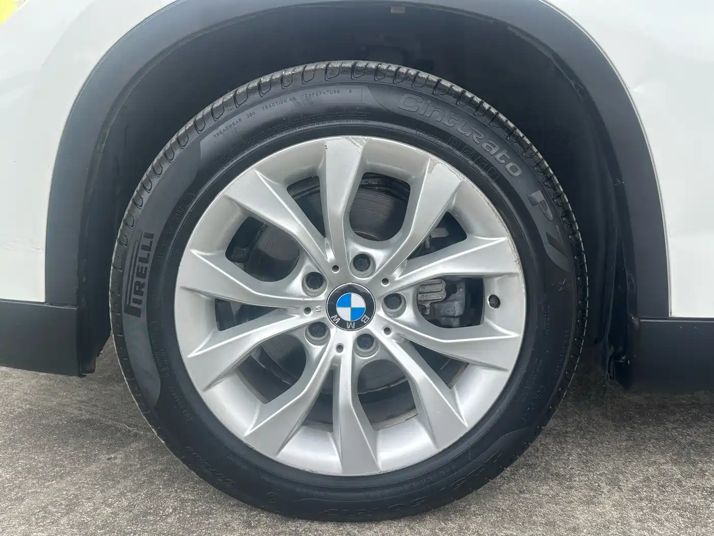 BMW X1 2013 sDrive18i Leading фото 16