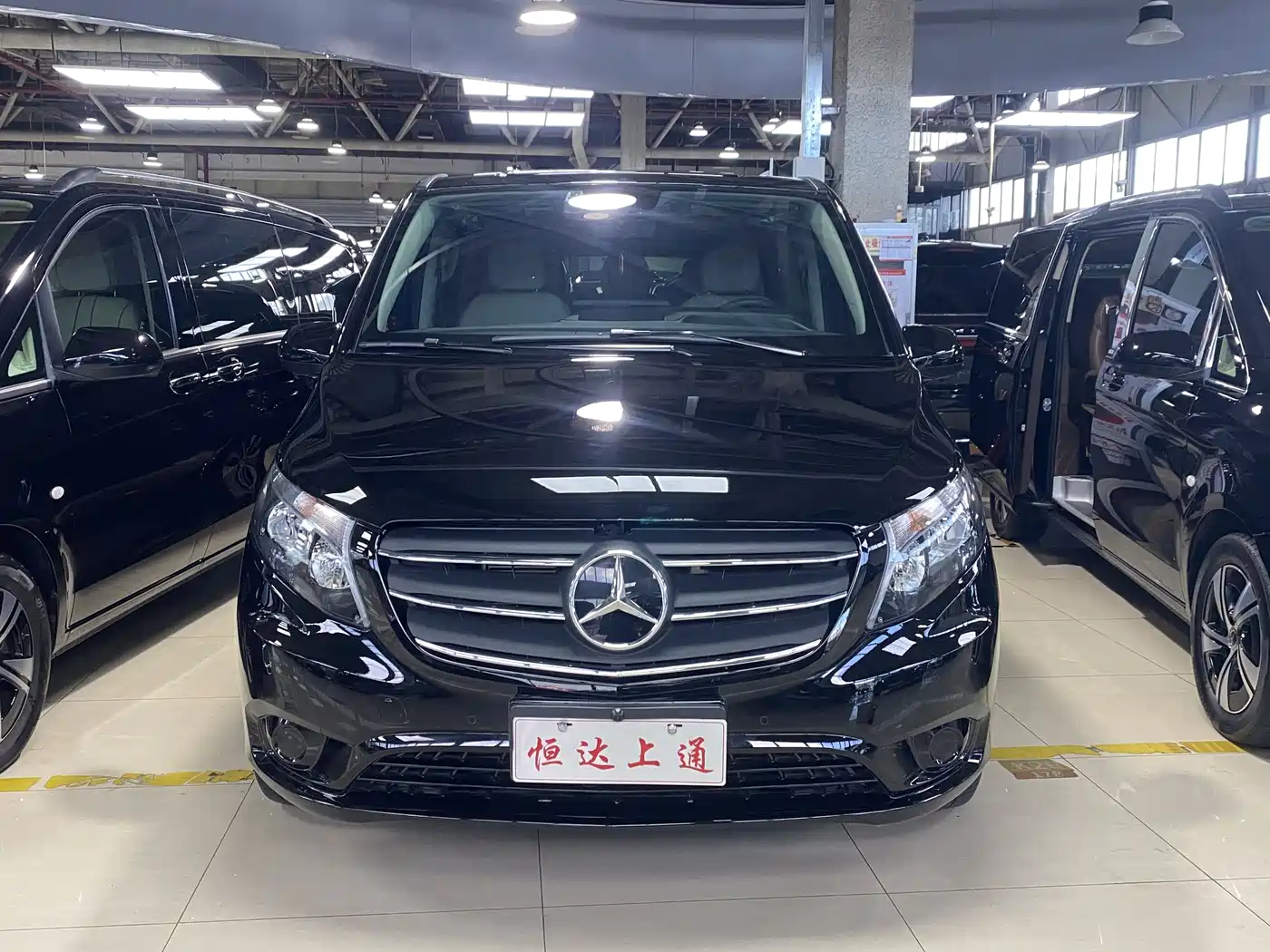 Mercedes-Benz Vito 2023 2.0T Elite 9-Seater