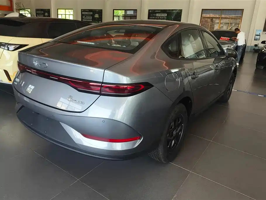 BYD Qin PLUS 2026 DM-i Smart Edition 128KM Progressive фото 3