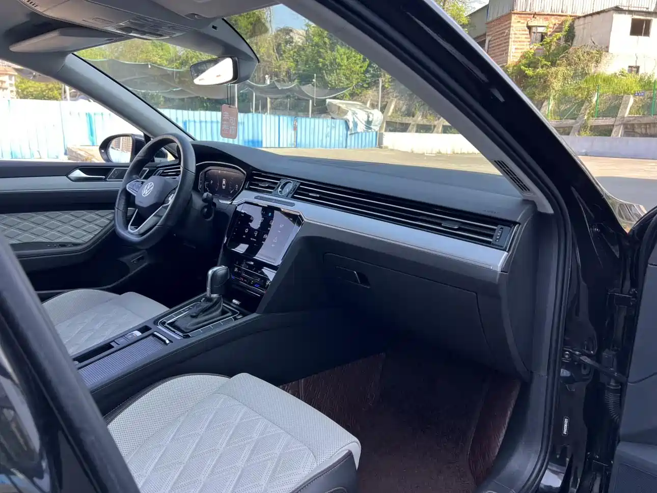 Volkswagen Magotan 2023 Model 2 Million Commemorative Edition 330TSI DSG Luxury фото 6