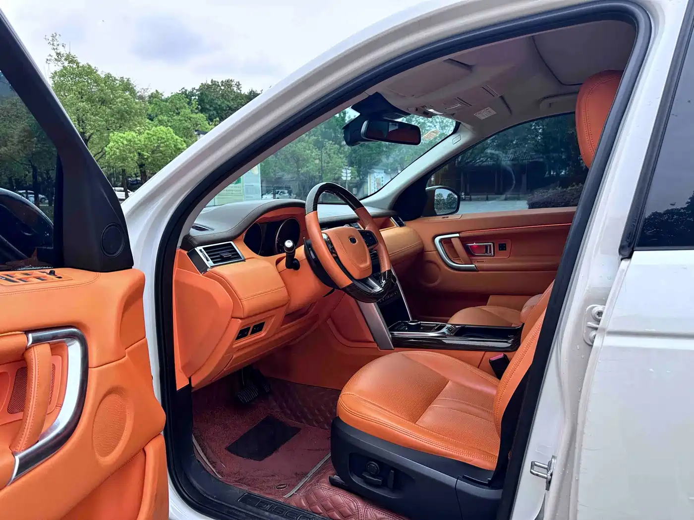 Land Rover Discovery Sport 2018 240PS HSE Edition фото 4