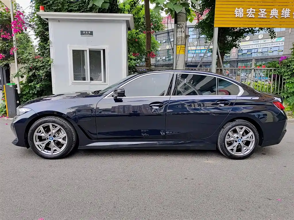 BMW i3 2024 eDrive 35 L фото 3