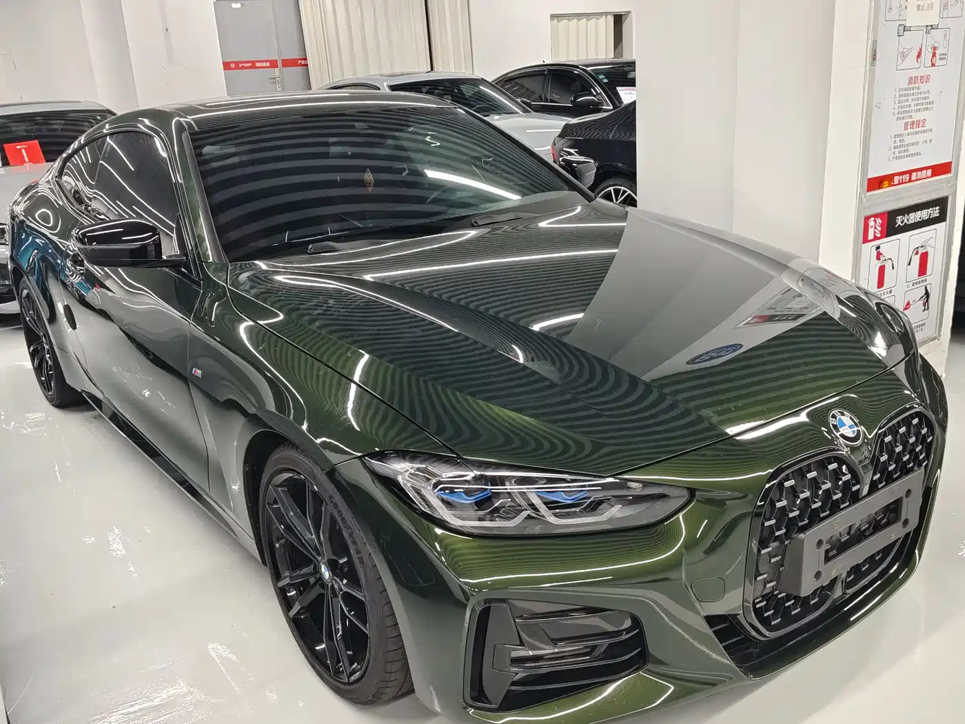 BMW 4 Series 2023 425i M Sport Shadowline Package фото 3