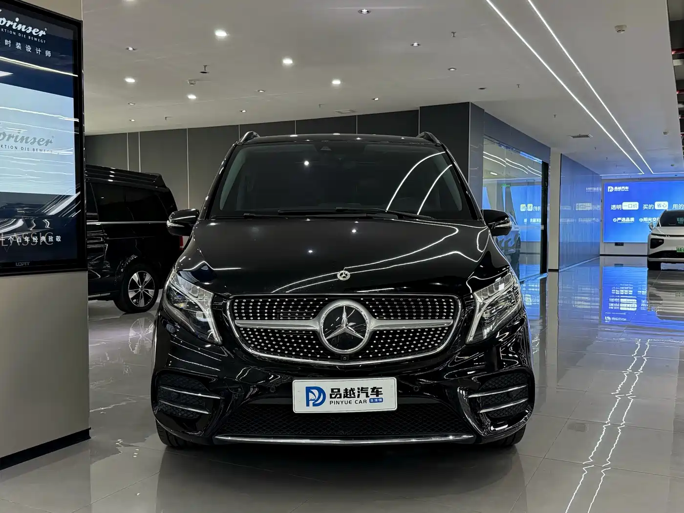 Mercedes-Benz V-Class 2022 V 260 L Long Wheelbase Luxury Edition фото 2