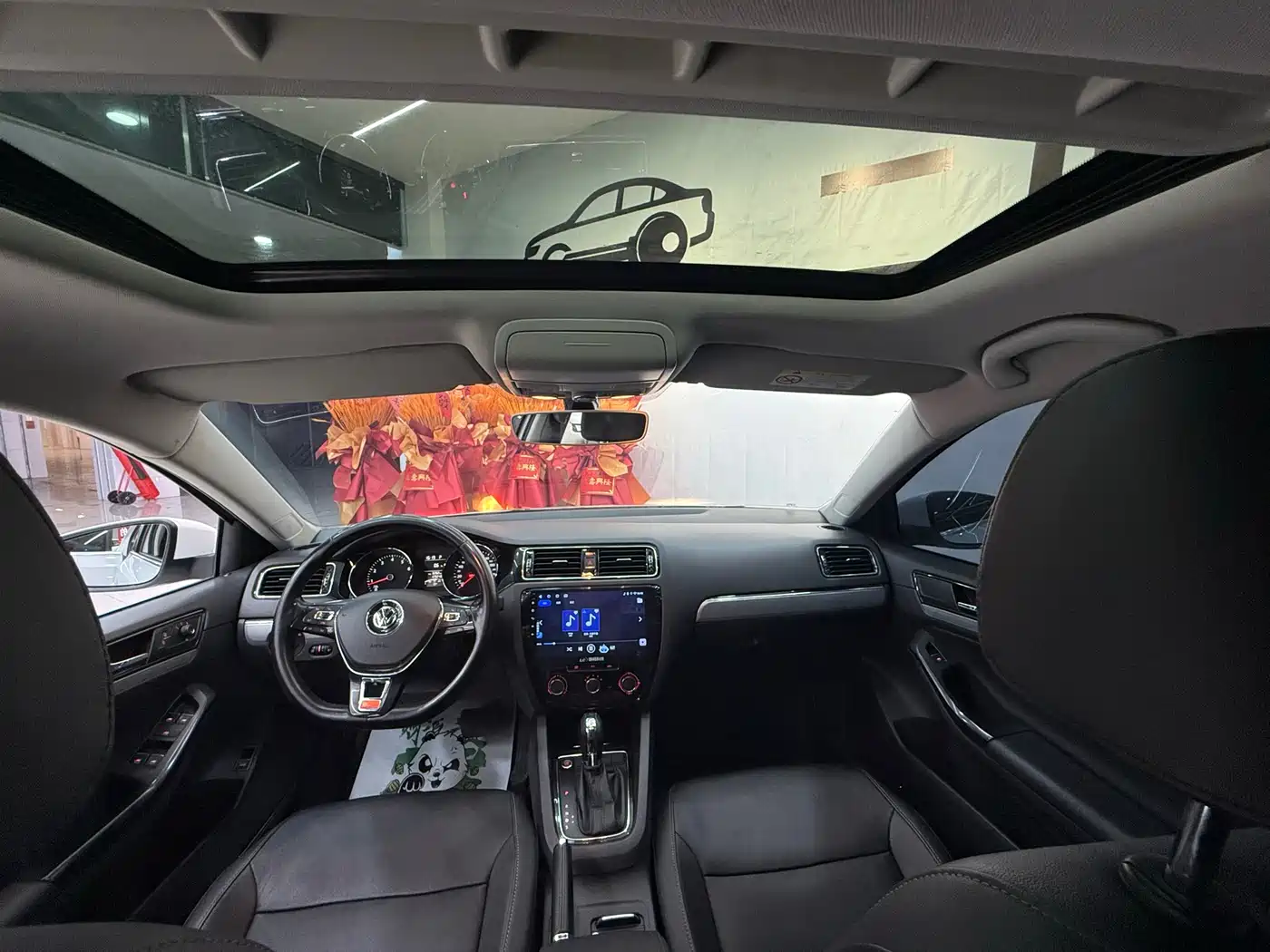 Volkswagen Sagitar 2018 1.6L Automatic Comfort фото 7