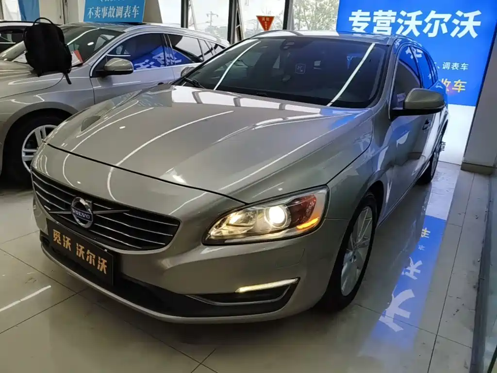 Volvo V60 2015 2015 T5 Momentum