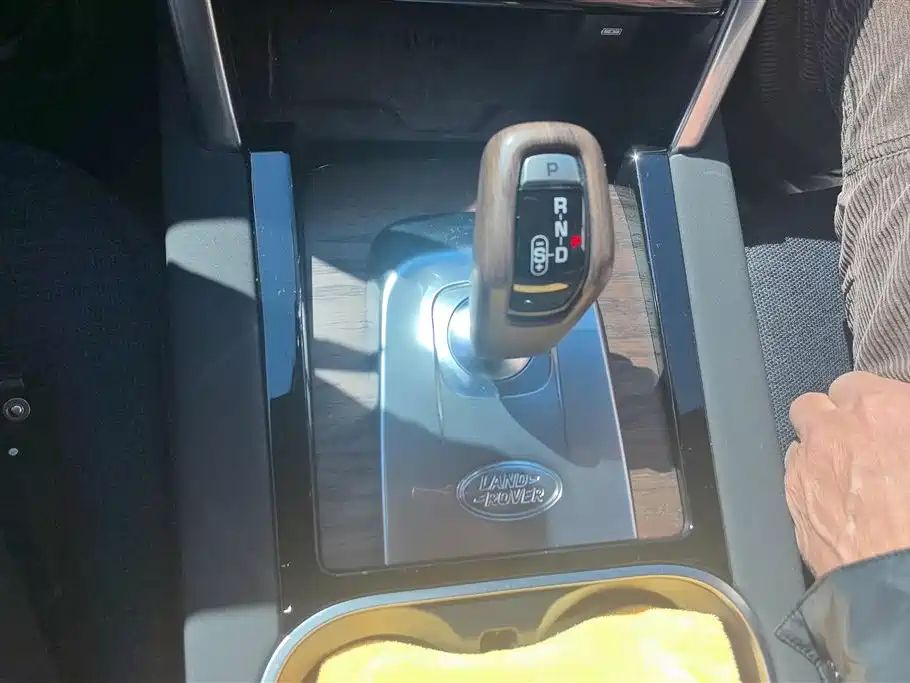 LAND ROVER DISCOVER SPORTS