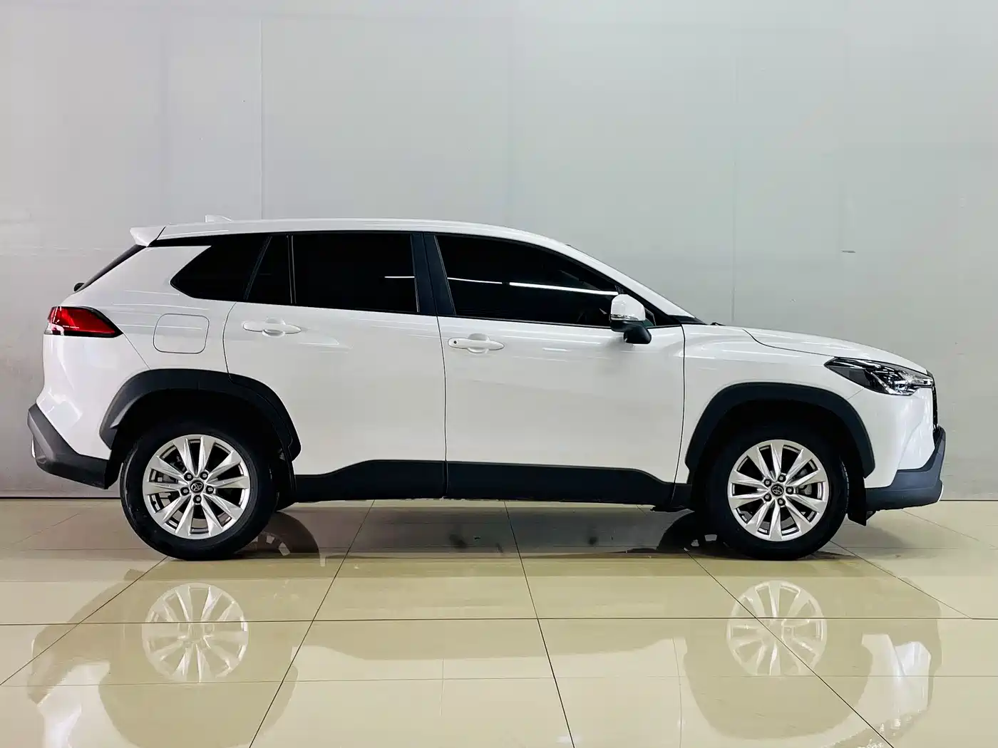 Toyota Corolla Cross 2023 2.0L Elite Edition фото 4
