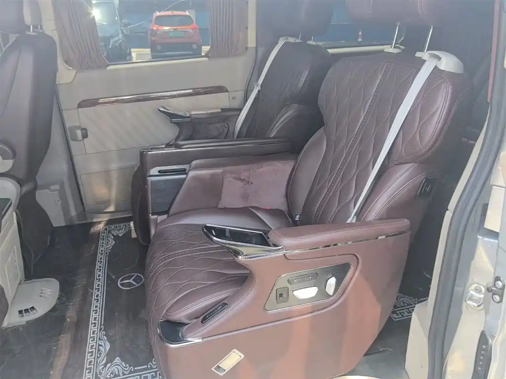 Mercedes-Benz Viano 2013 3.0L Comfort Edition фото 17