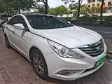 Photo 4 - Hyundai Sonata