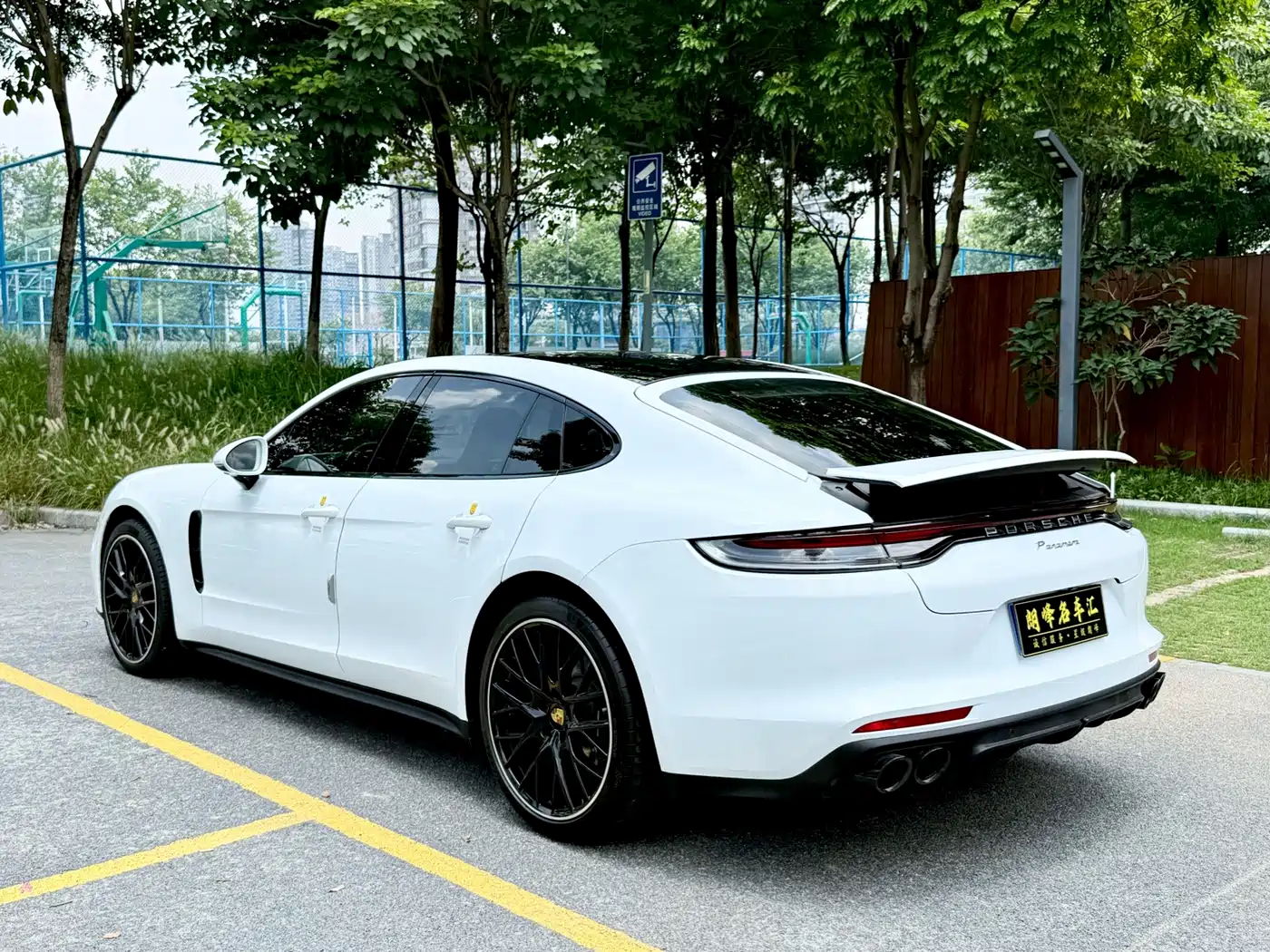 Фото 4 - Porsche Panamera