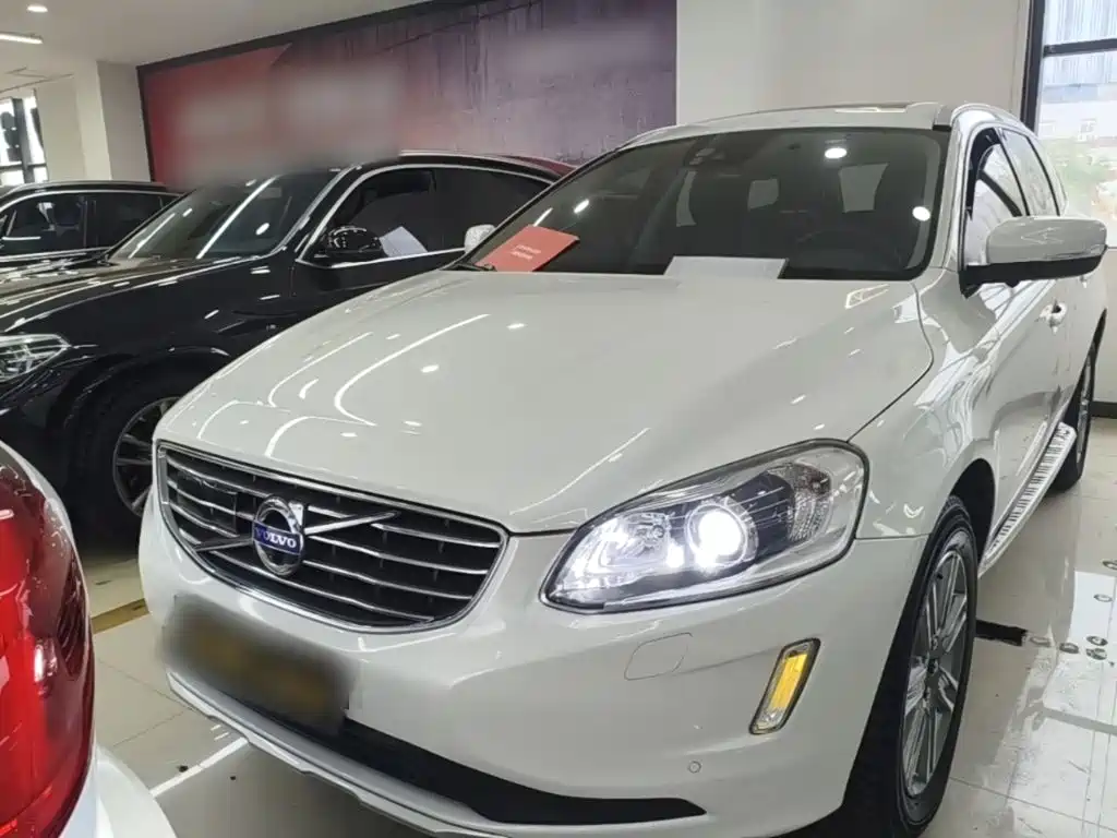 Фото 3 - Volvo XC60