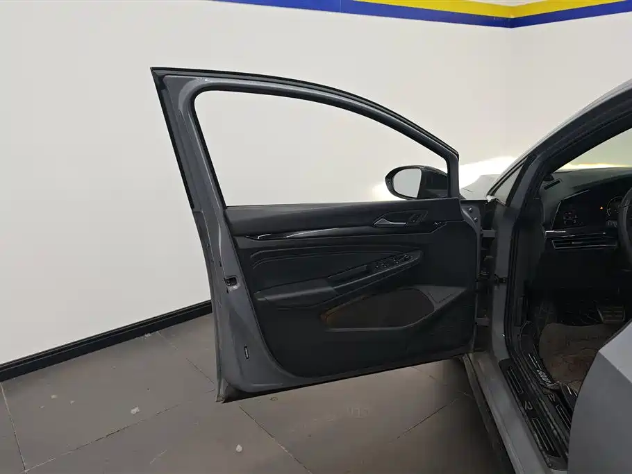Volkswagen Golf 2021 280TSI DSG R-Line фото 7