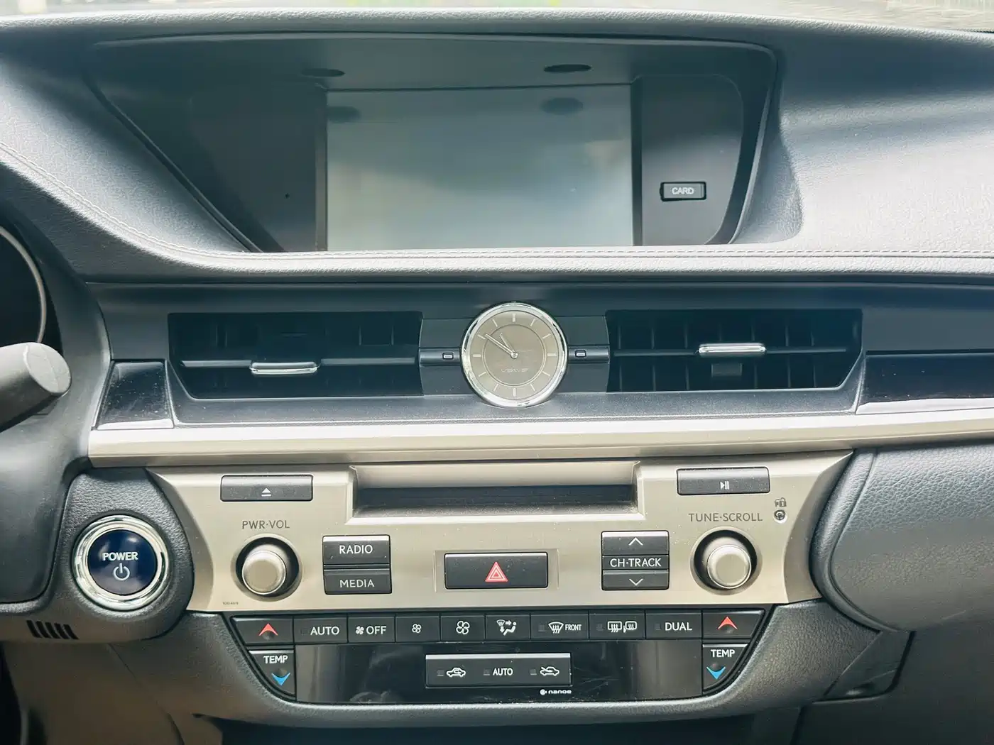 Lexus ES 2014 300h Elite Edition фото 28