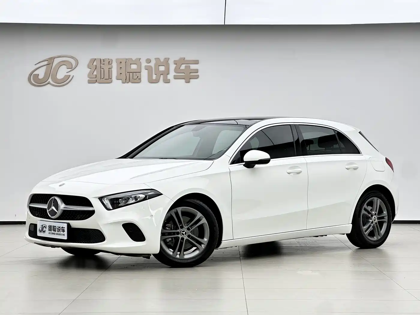 Mercedes-Benz A-Class (Import) 2019 A 200 Dynamic Version