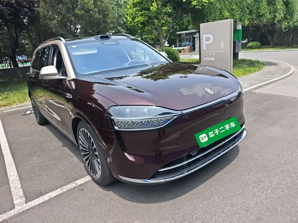 AITO Wenjie AITO M9 2025 Extended Range Ultra 52kWh 5-Seater фото 7