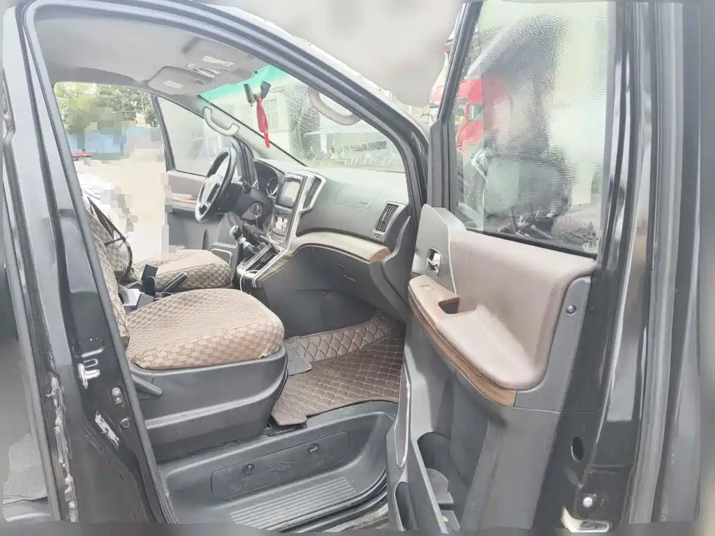 Dongfeng Fengxing Fengxing CM7 2018 2018 Classic 2.0T Manual Luxury
