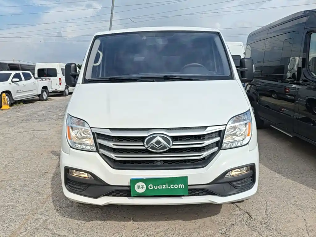 SAIC Maxus Xintu V80 2024 2023 2.0T Manual Classic Aoyun Short Wheelbase Ultra-Low Roof 5/6-Seater