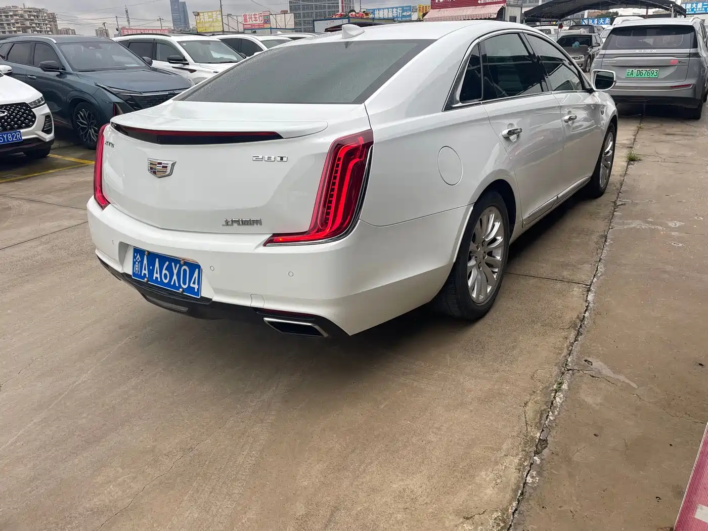 Cadillac XTS 2019 2018 28T Luxury Model